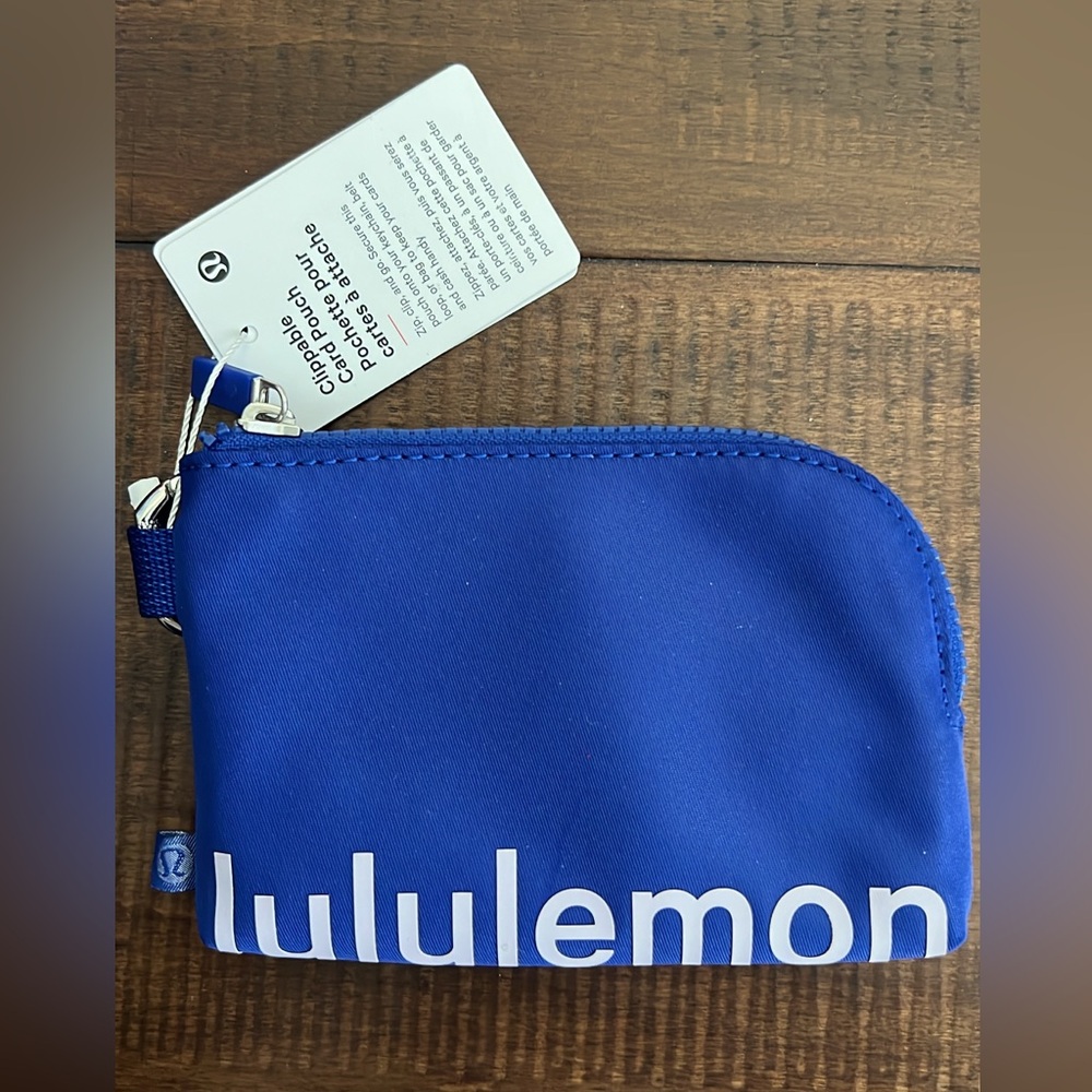 NWT lululemon Clippable Card Pouch